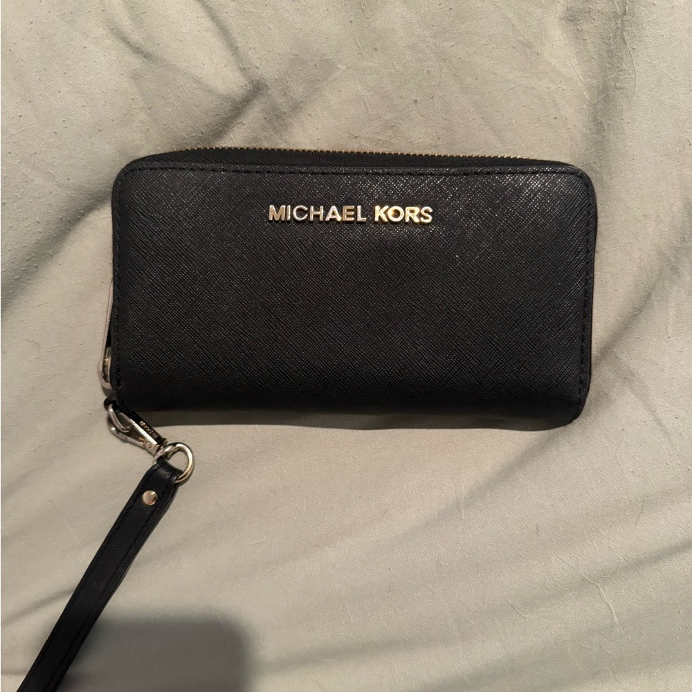 Michael Kors wristlet